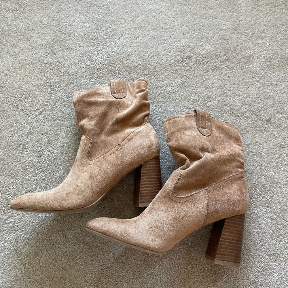 Oasis Society Caramel Ankle Booties